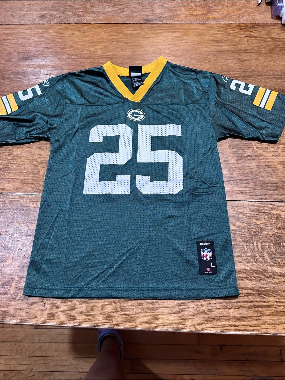 Reebok Green Bay‎ Packers #25 Football jersey small stain see pics sz boys 14-16